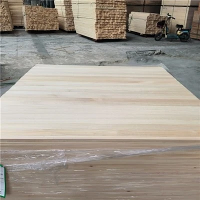 Grenenhouten planken